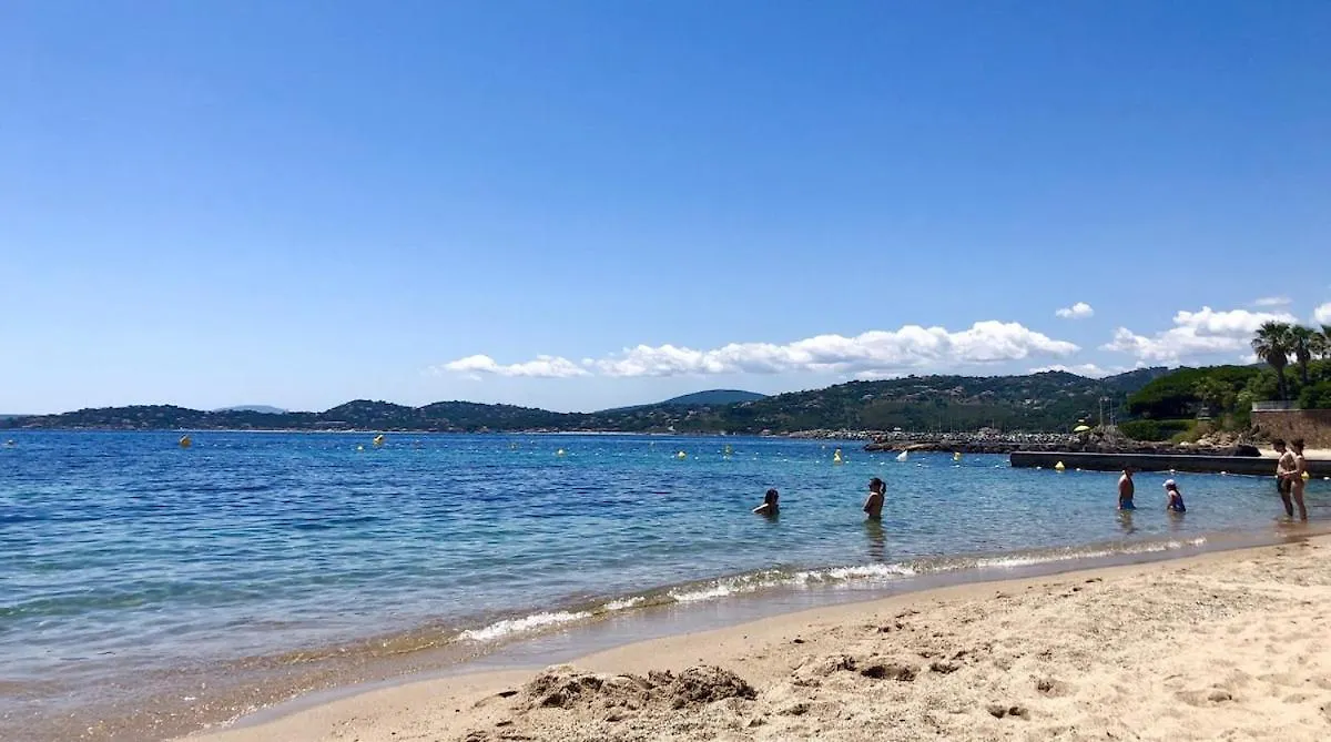 Studio 3 Etoiles - Parking - Wifi - Clim - Piscine Roquebrune-sur-Argens Apartment