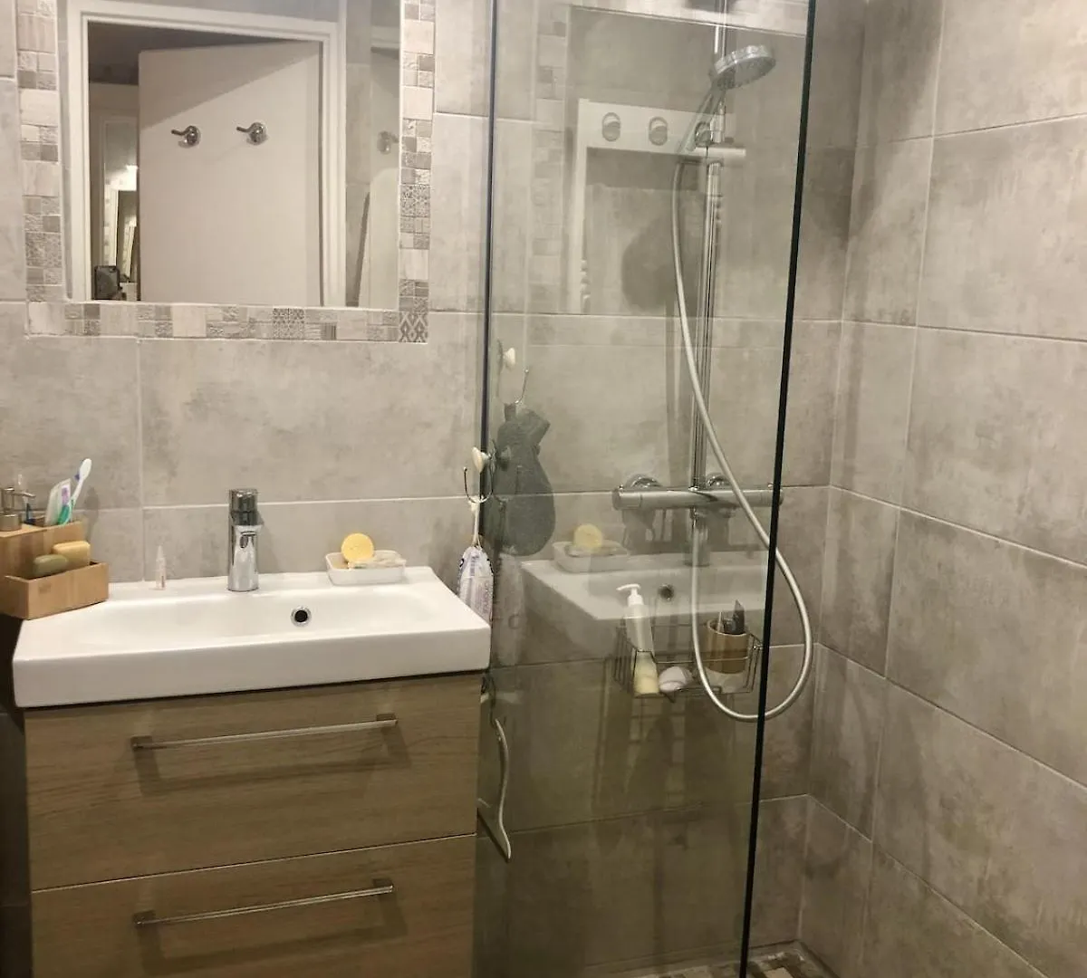 Studio 3 Etoiles - Parking - Wifi - Clim - Piscine Roquebrune-sur-Argens 0*,  France