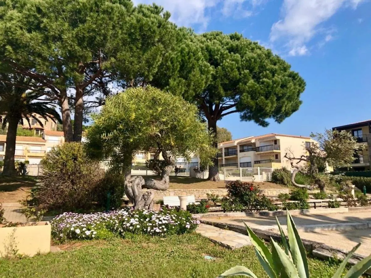 Studio 3 Etoiles - Parking - Wifi - Clim - Piscine Roquebrune-sur-Argens 0*,